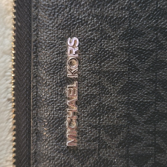 Michael Kors Black Wristlet Wallet NWOT - Picture 2 of 8